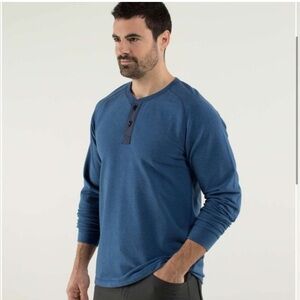 K. LULULEMON Men’s All Town Henley Long Sleeve Blue